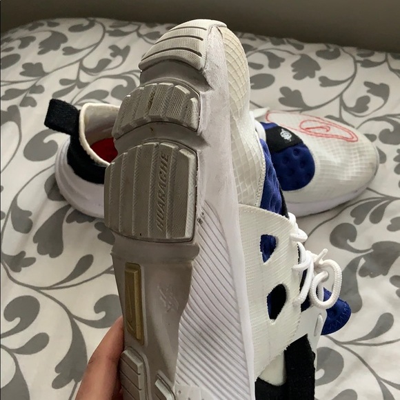 Nike Huarache Type - Picture 5 of 8